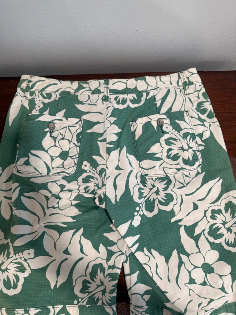 Lee Green & White Floral Shorts - Picture 3 of 5